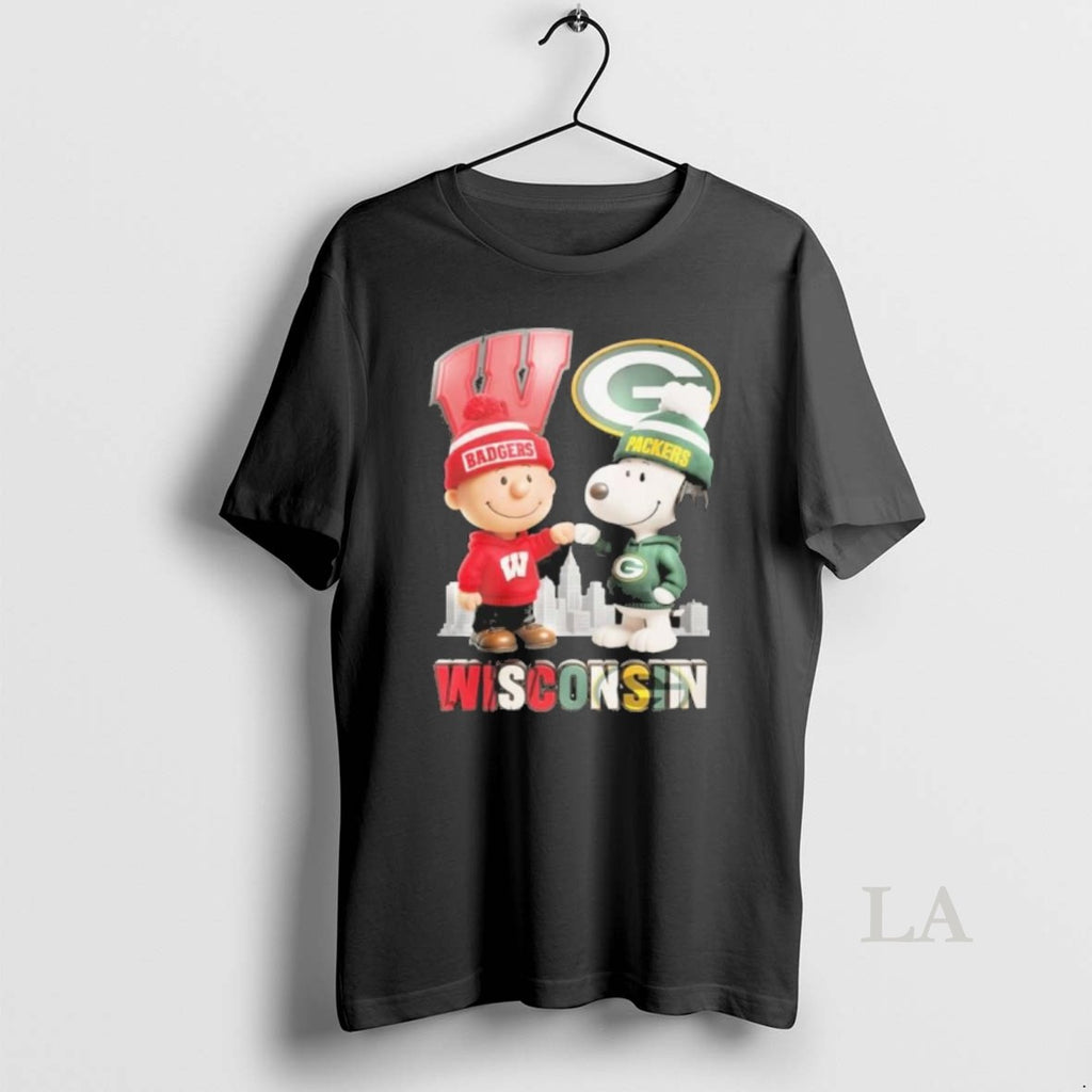 Original Wisconsin Green Bay Packers Vs Wisconsin Badgers The Peanuts Fist Bump