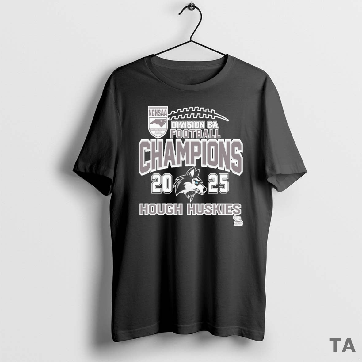 Top Hough Huskies Nchsaa Division 8a Football Champions 2025 T Shirt Sweater