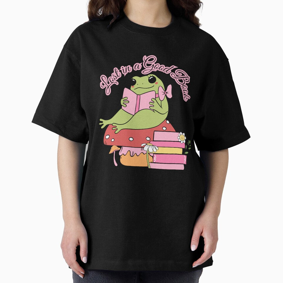 Cottagecore Frog Reading Books – Lost in a Good Book Cute Aesthetic Toad on Mushroom by CalmDownZone ⭐️⭐️⭐️⭐️⭐️